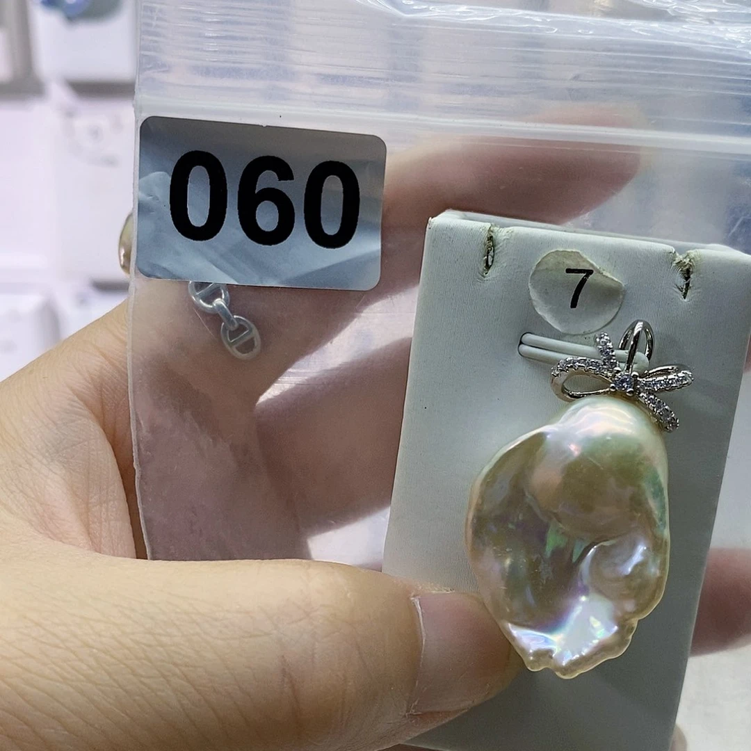 淡水珍珠合金颈饰