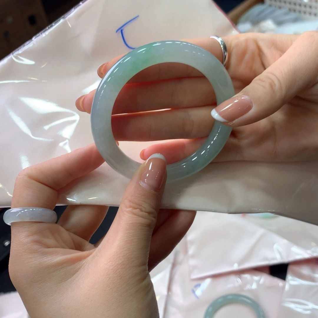 未镶嵌手镯翡翠翡翠