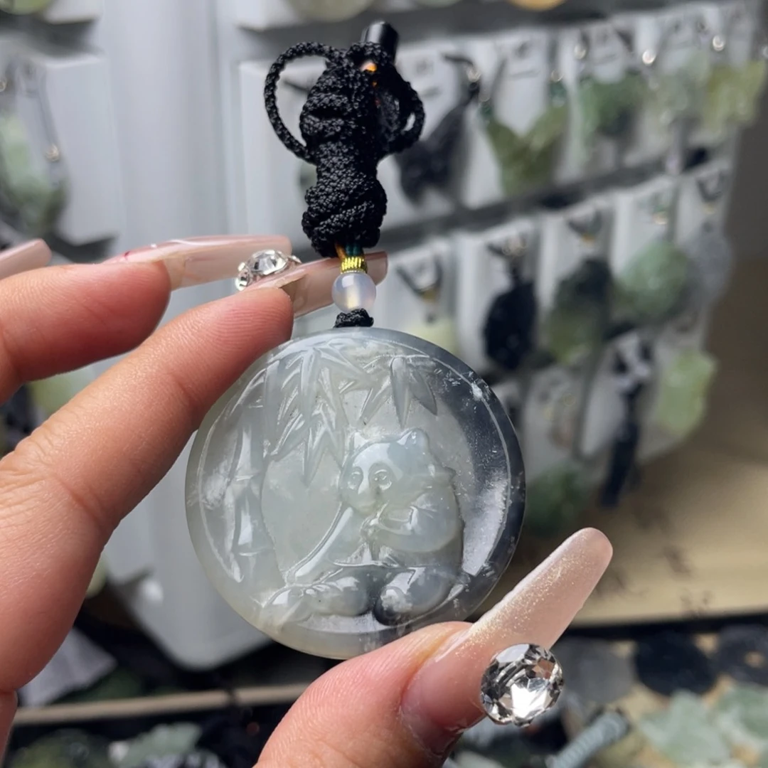 岫玉颈饰未镶嵌熊猫