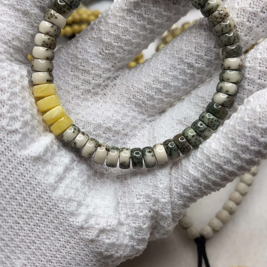 V***吊坠星月菩提8x4药片河豚