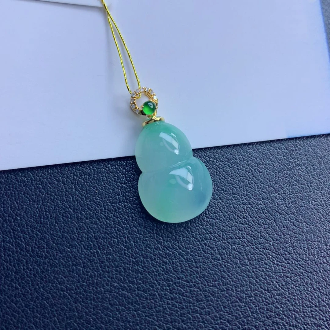 翡翠颈饰未镶嵌葫芦