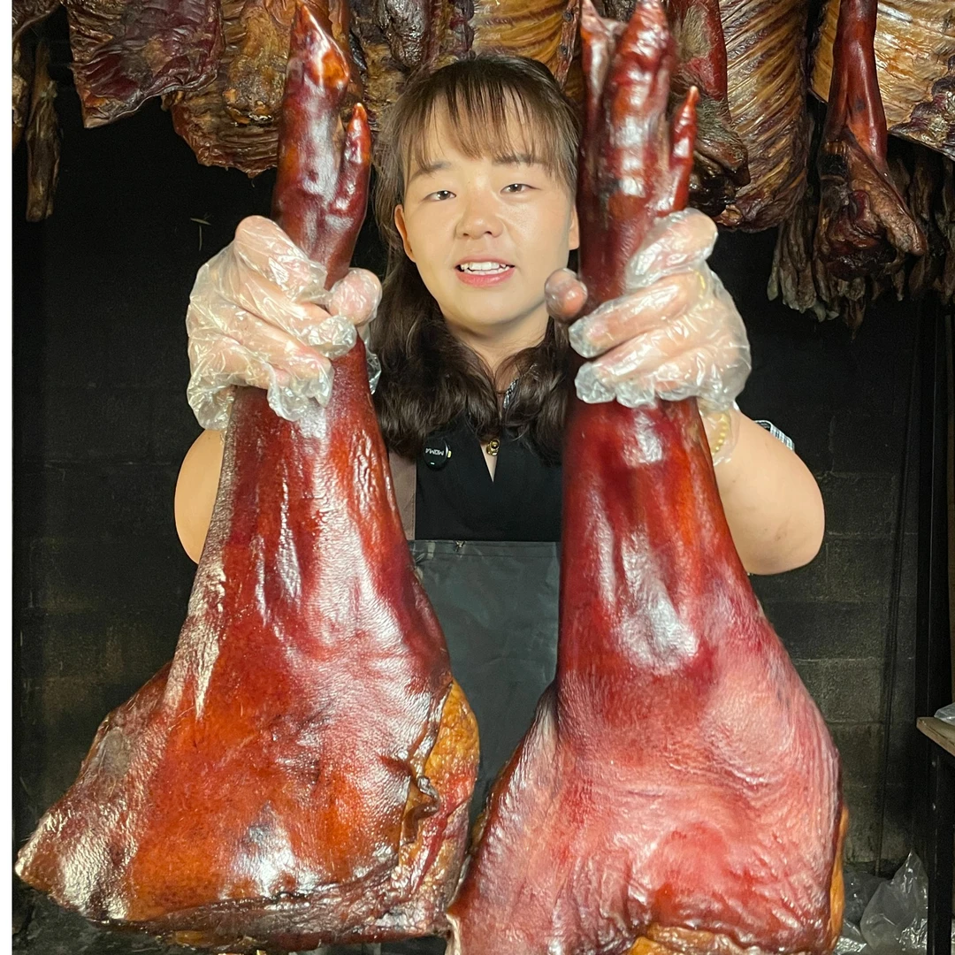 【腊猪脚现称2】腊排骨腊肉腊猪脚湖北恩施柴火烟熏腊猪蹄四川贵州
