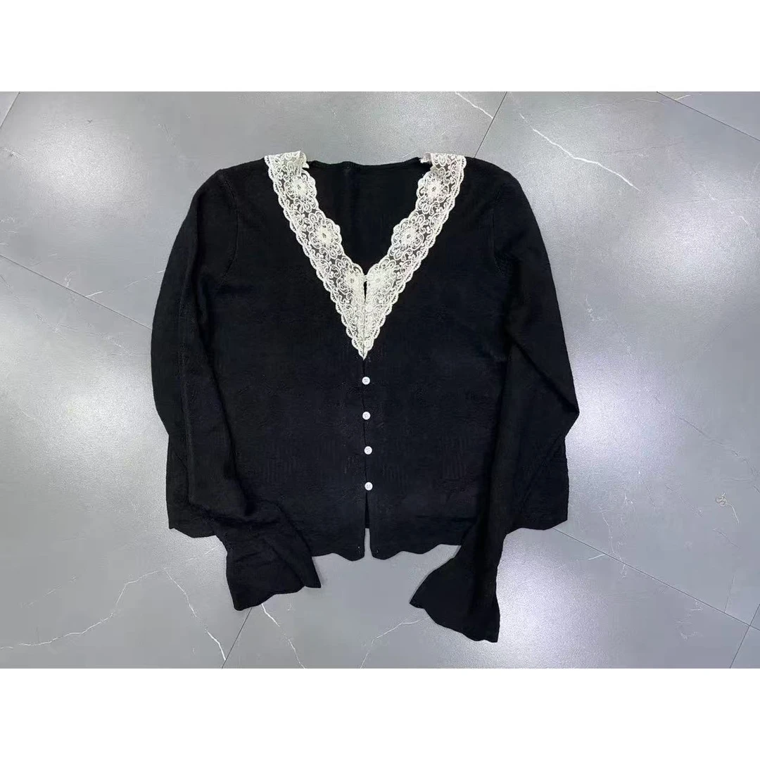 花苞袖蕾丝针织衫