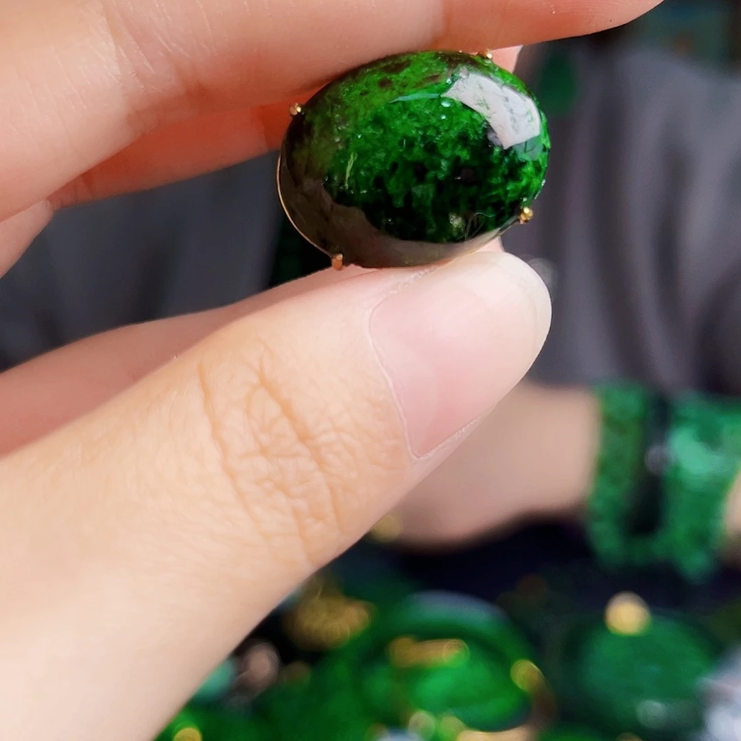 颈饰银S925镶嵌翡翠多样性