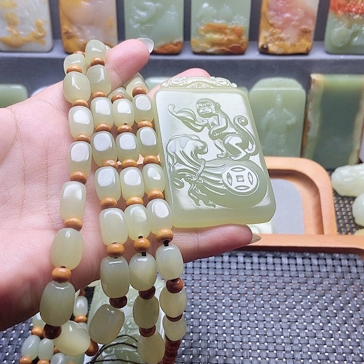 新疆昆仑山脉料猴子