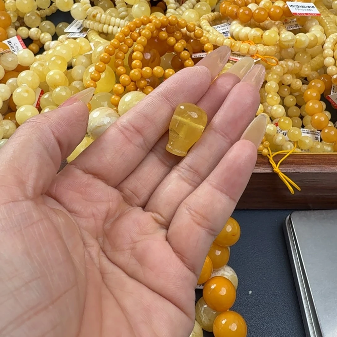 琥珀未镶嵌珠宝奇石