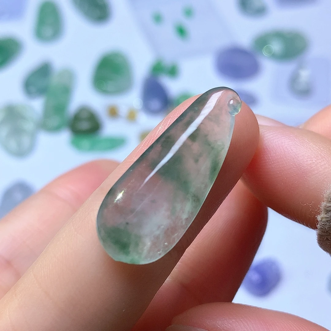 翡翠未镶嵌颈饰瓜