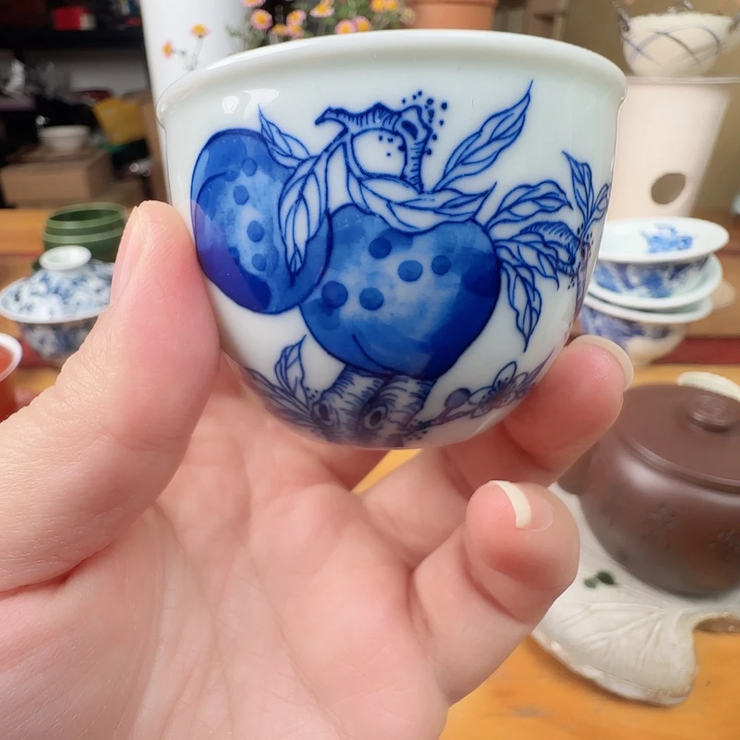 青花手绘三桃缸杯