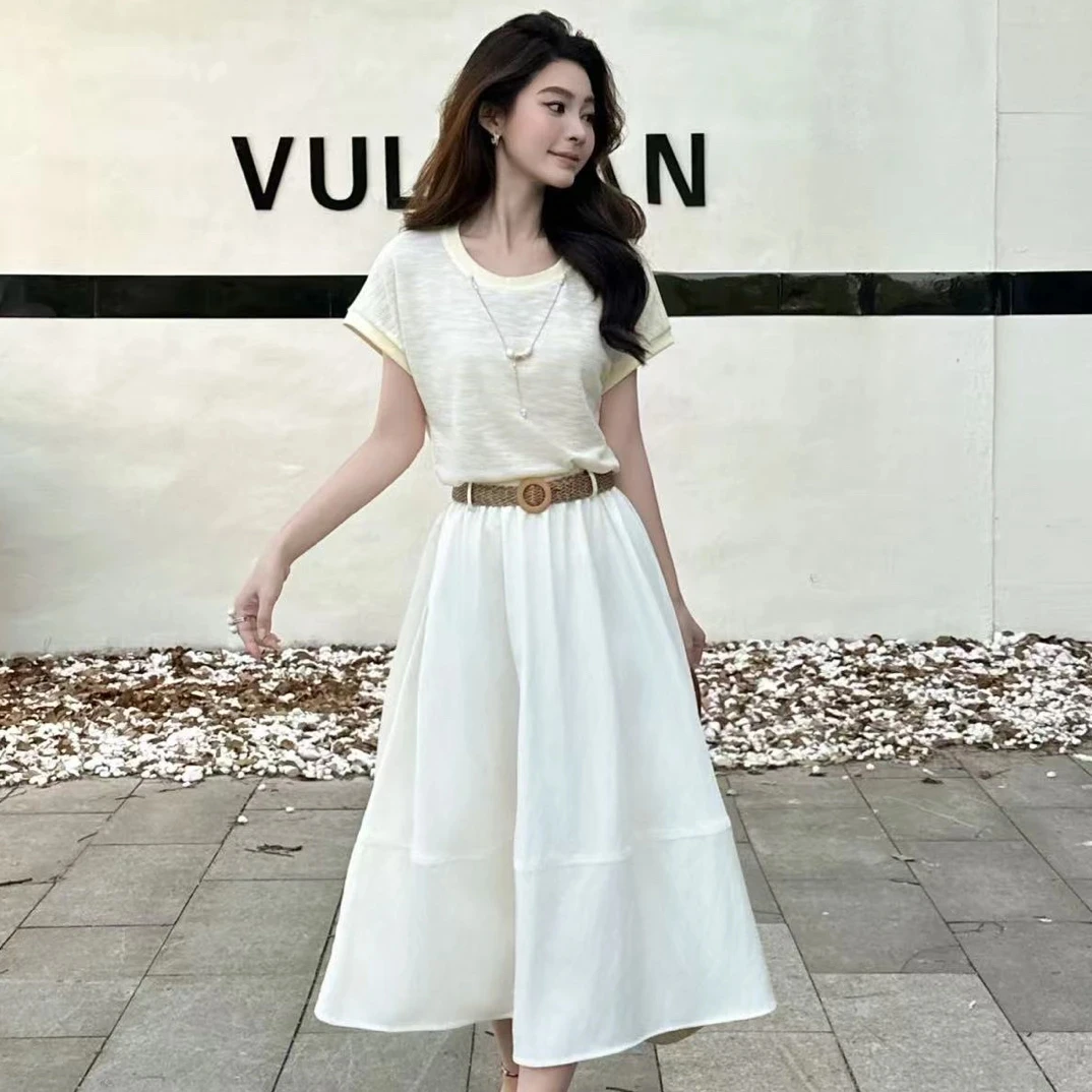 955时尚条纹短袖T恤与高腰半身裙减龄搭配套装