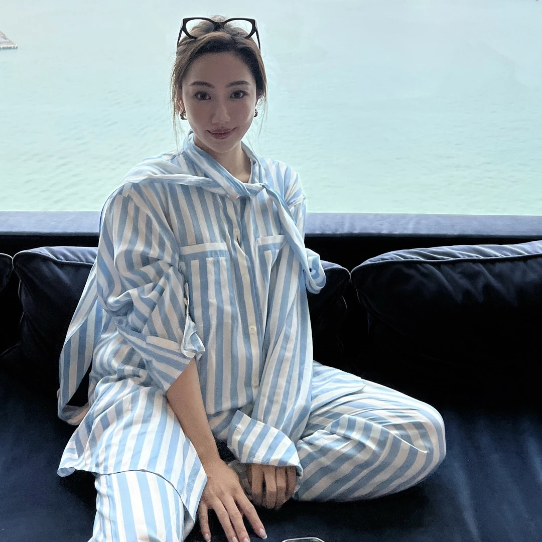 未使用 BURBERRY/博柏利 孤品孤码特价品 蓝色条纹桑蚕丝衬衣系带