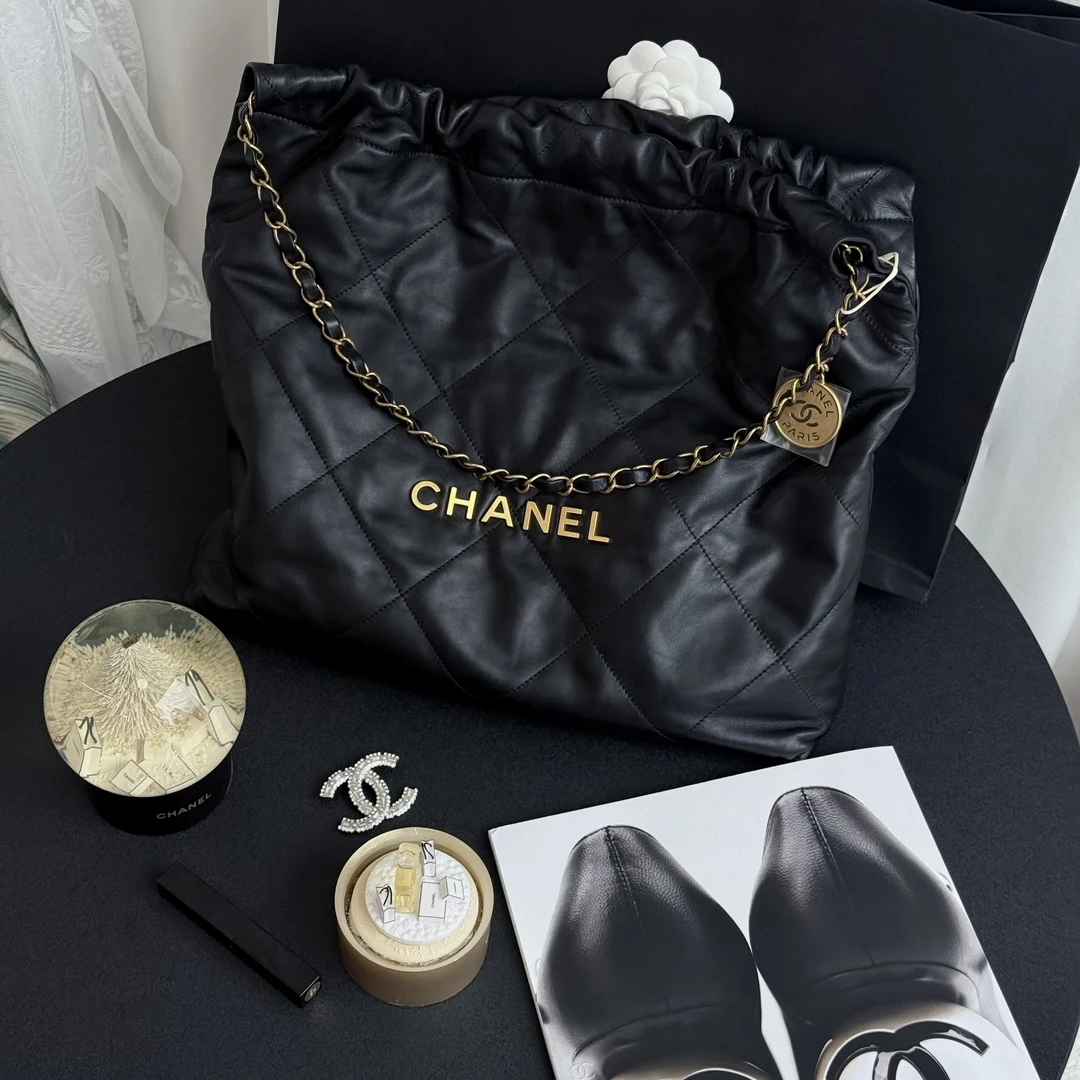 95新 Chanel/香奈儿 香奈儿黑金22bag垃圾袋中号单肩包 芯片款