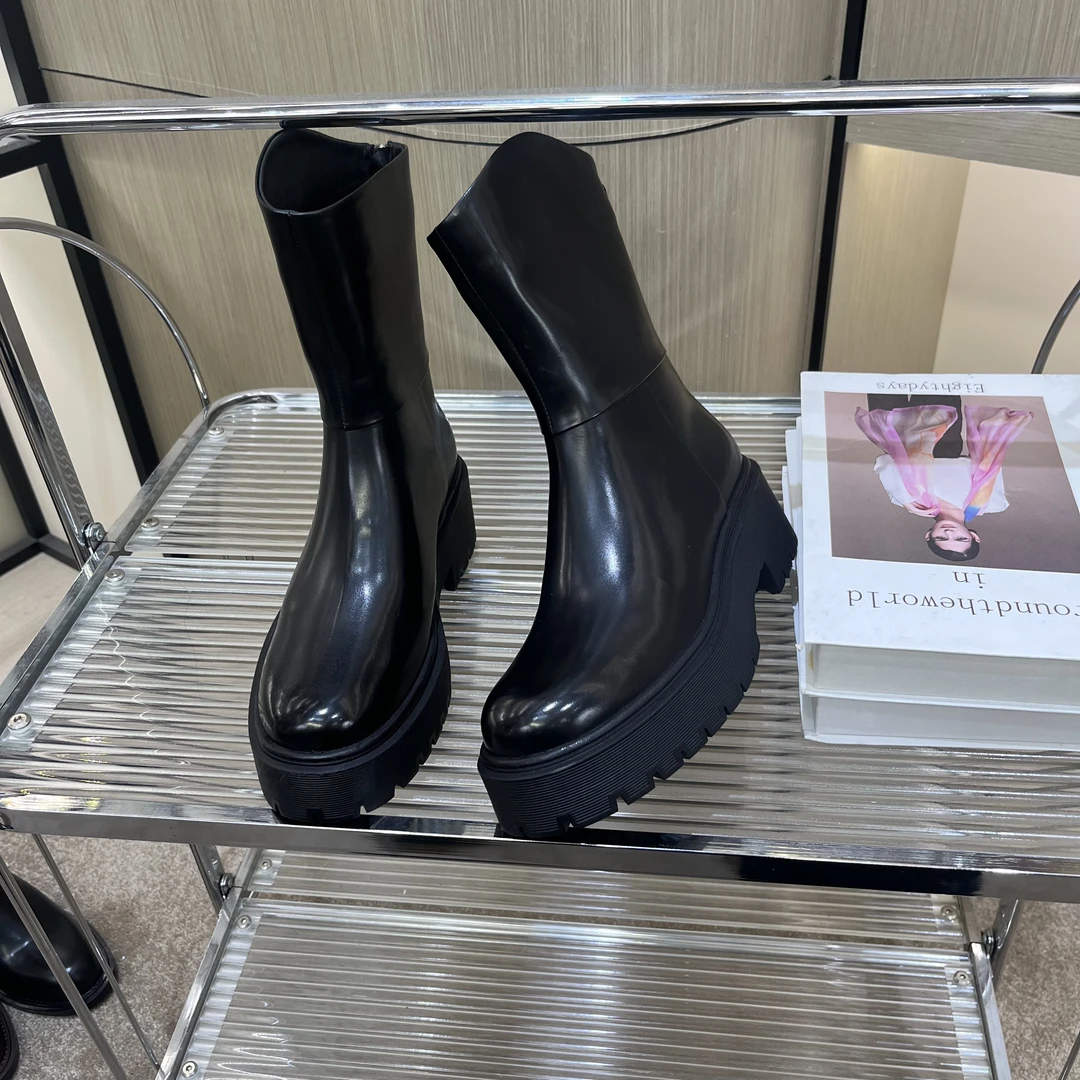 2024秋冬新款英伦风时尚百搭圆头厚底粗跟后拉链女士真皮短靴G531