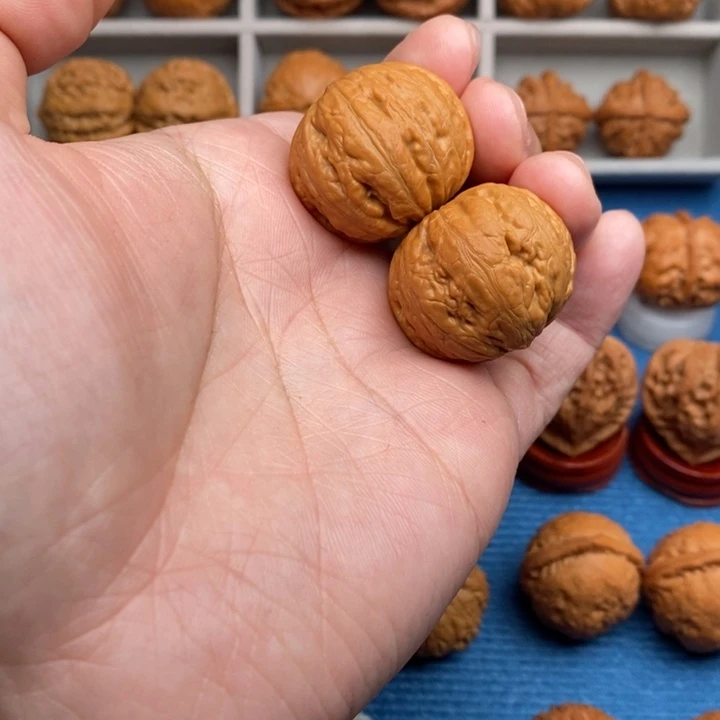 用***5文玩核桃把件南瓜元宝