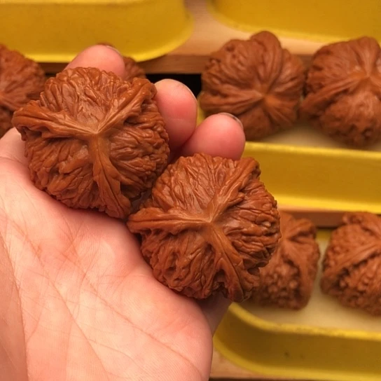 强***子文玩核桃吊坠核桃