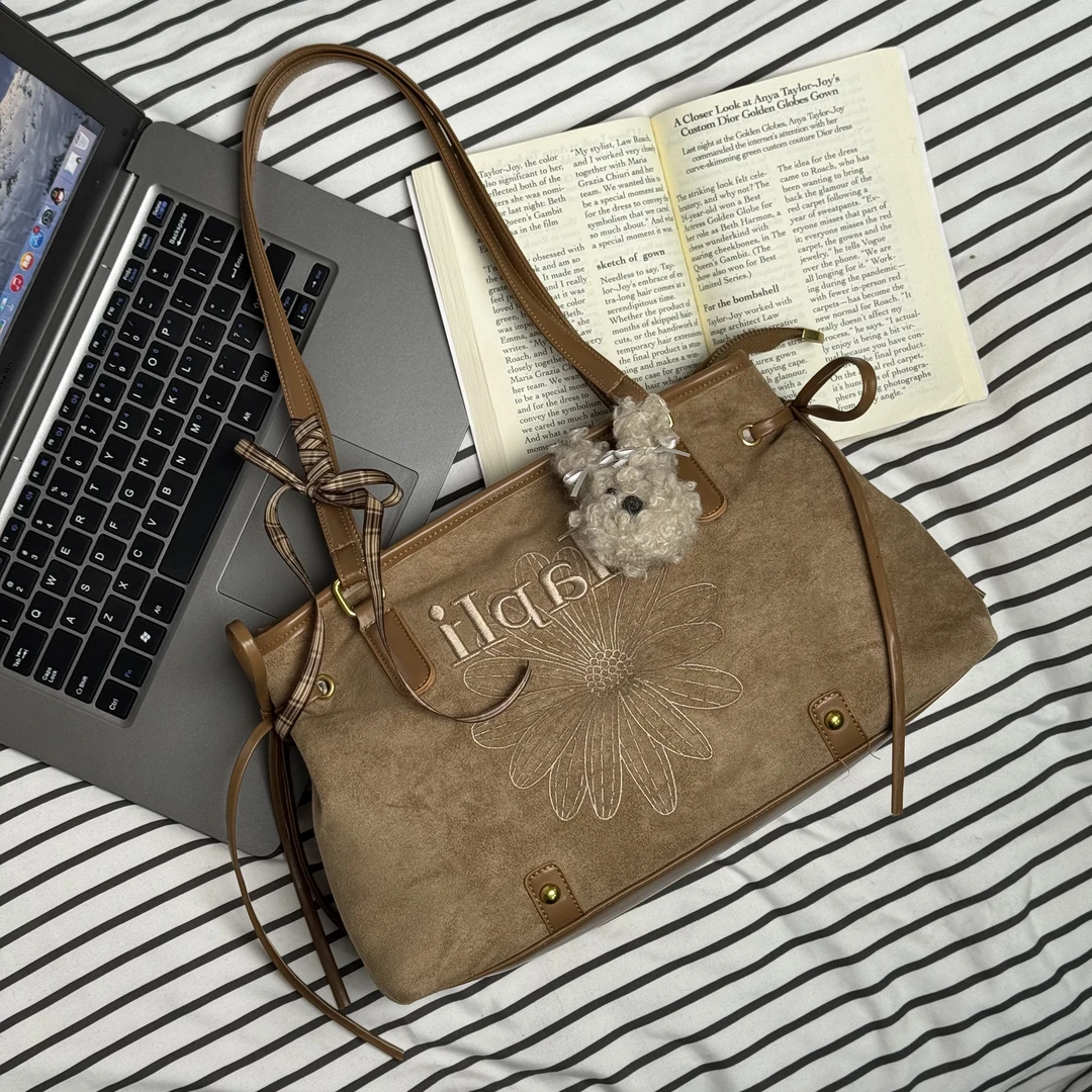 一张同学【长约33宽12高23cm】单肩腋下包C8629卡其