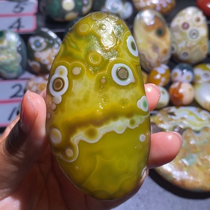 玛瑙/玉髓未镶嵌珠宝奇石64