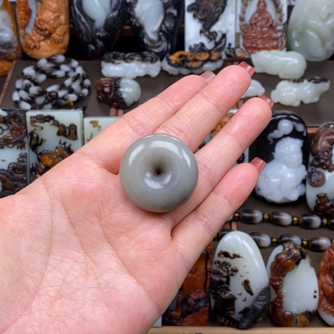 颈饰未镶嵌和田玉