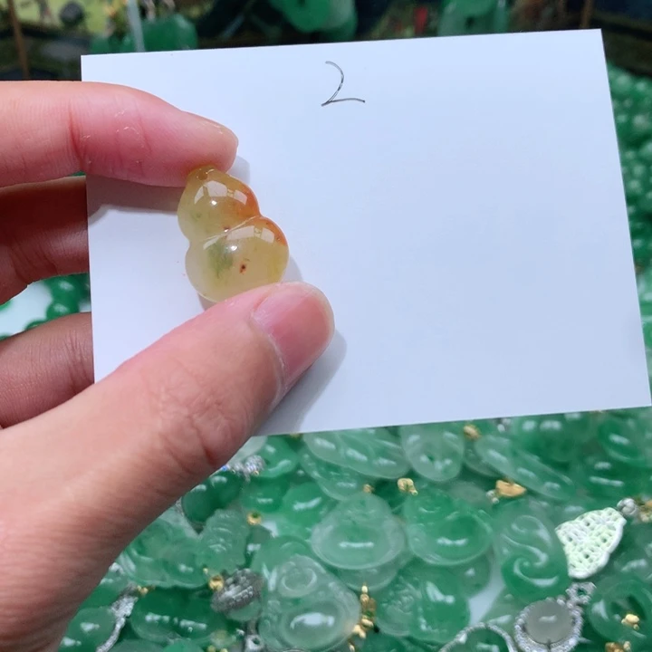 石英质玉颈饰未镶嵌