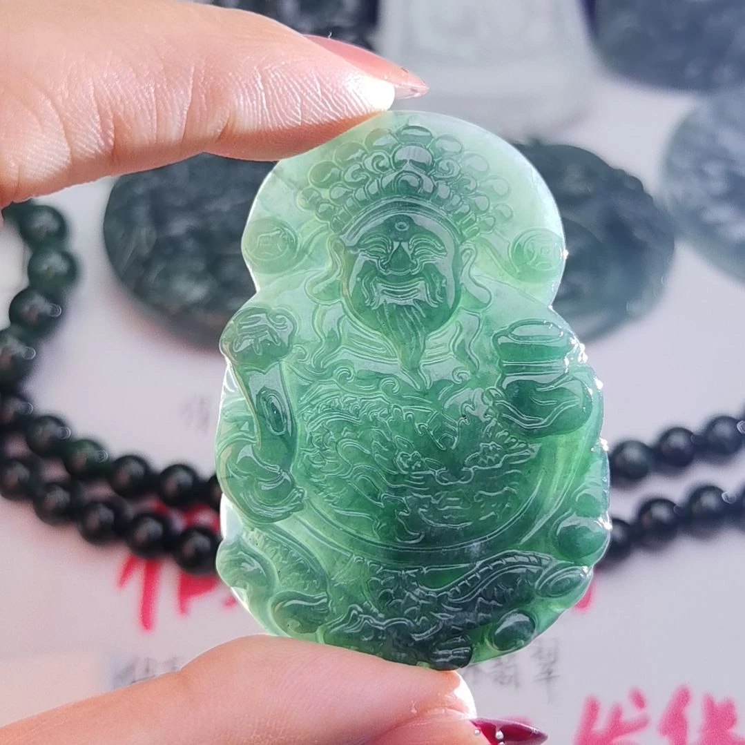 翡翠颈饰未镶嵌天然的A货翡翠多样性发货