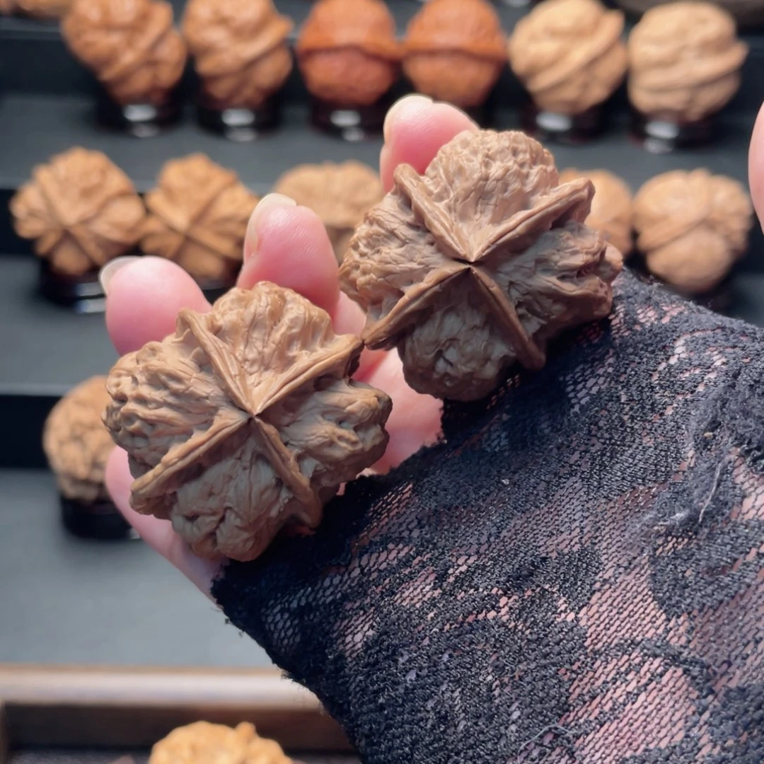 文玩核桃吊坠悬崖四…………