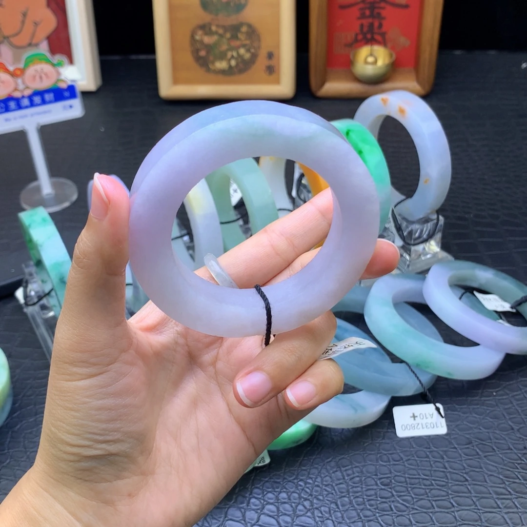 定制翡翠未镶嵌翡翠手镯