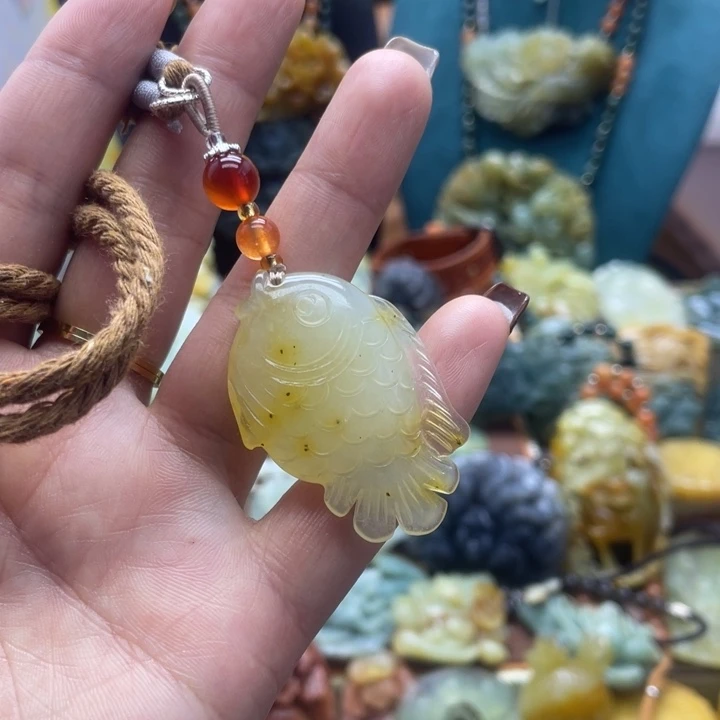 蛇纹石玉合金颈饰