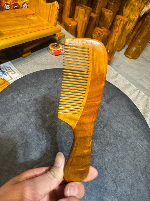 金丝楠木梳子送朋友送祝福
