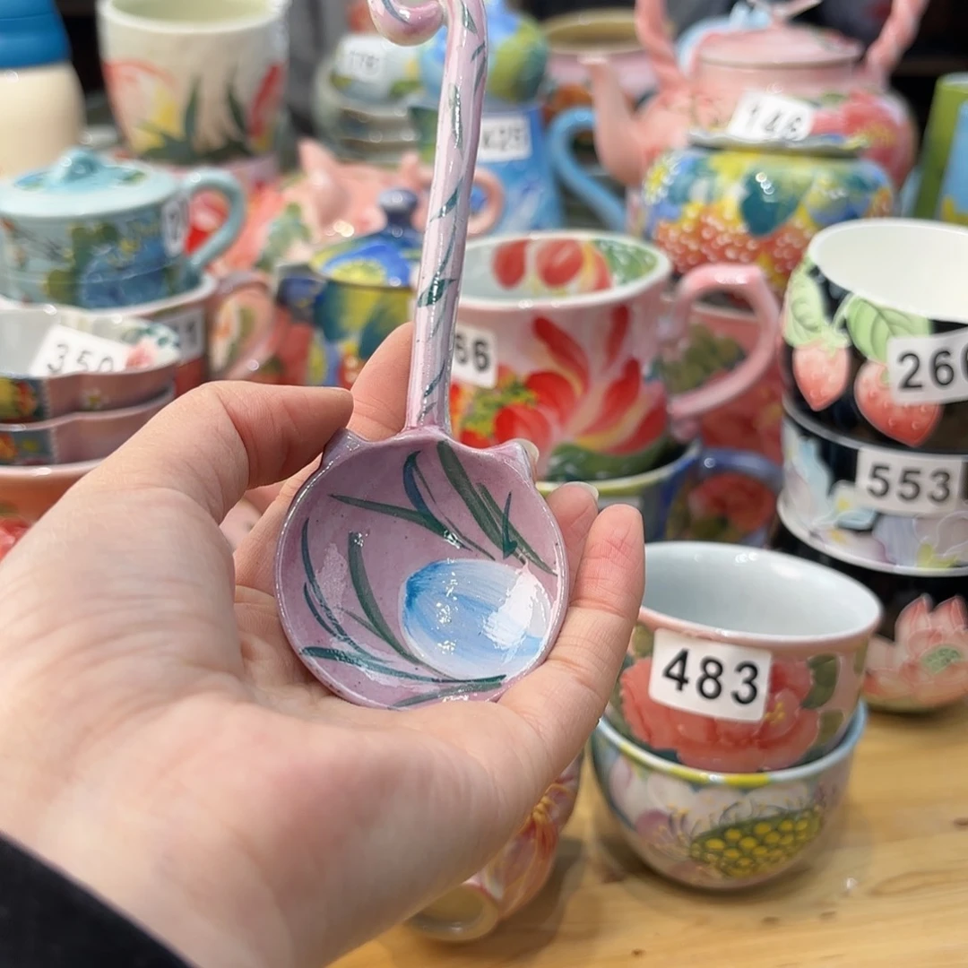 瓷片兔兔盖茨。兔兔