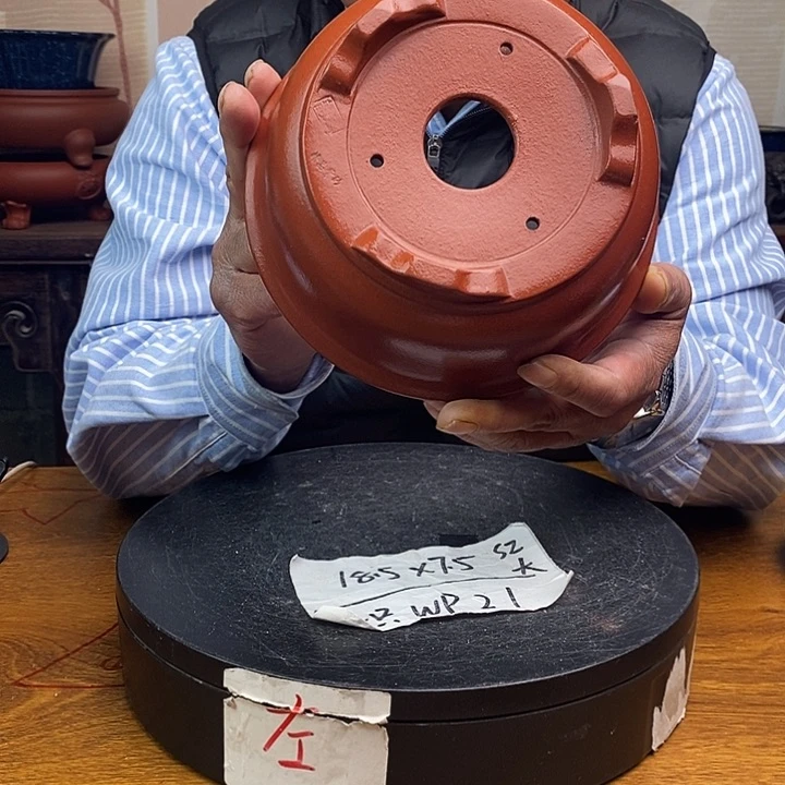 紫砂花盆货号一只W p 21