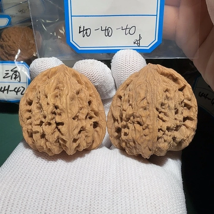 文玩核桃吊坠南疆48