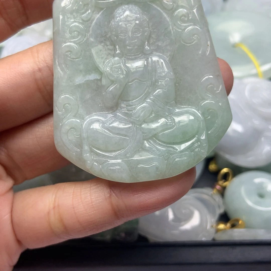 翡翠颈饰未镶嵌天然翡翠