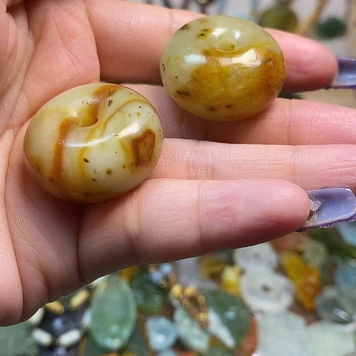 蛇纹石玉吊坠未镶嵌