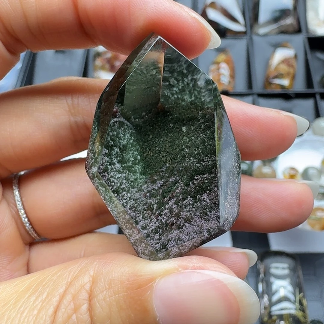 水晶绿幽灵景石未镶嵌绿幽灵景石