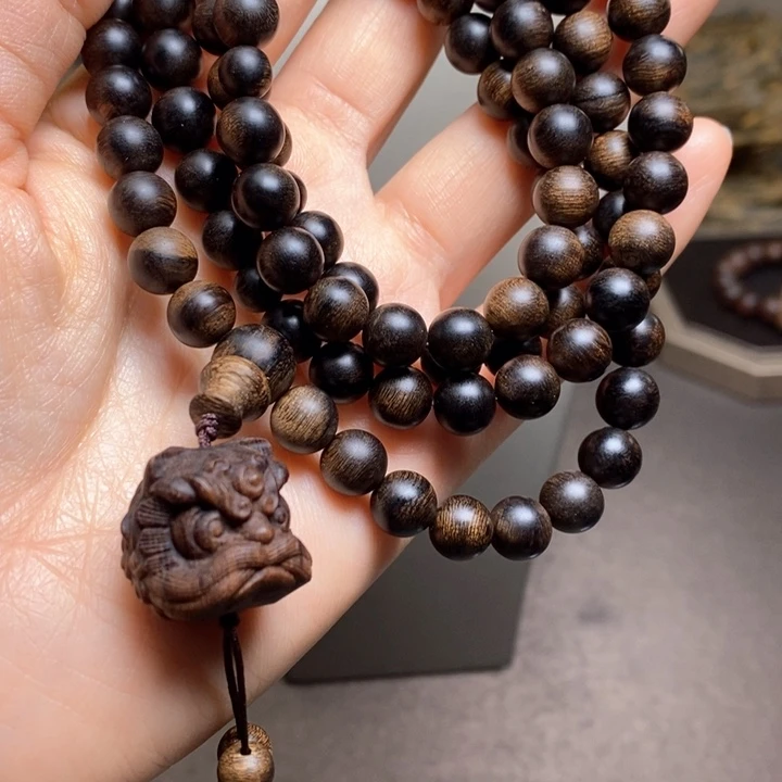 沉香手串越南芽庄紫棋瘤疤0.8×108➕芽庄白棋沉香木雕设计
