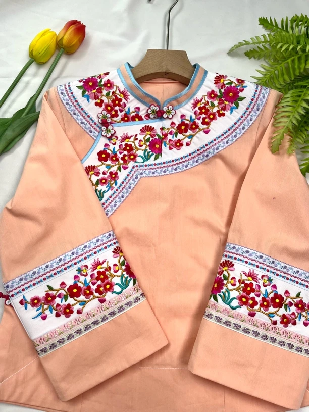 少数民族服装壮族布依族浅桔色重工刺绣上衣