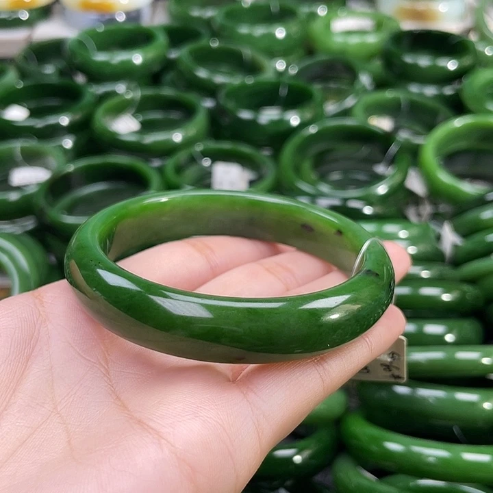 未镶嵌手镯和田玉（碧玉）