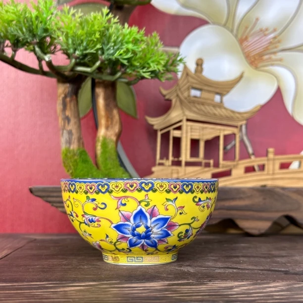 单杯-黄色缠枝莲主人杯 ZH225