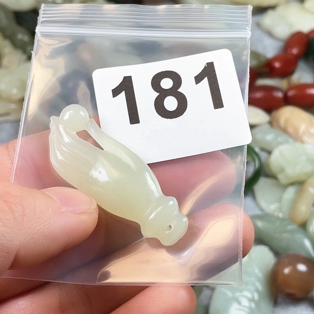 和田玉（糖玉）颈饰未镶嵌