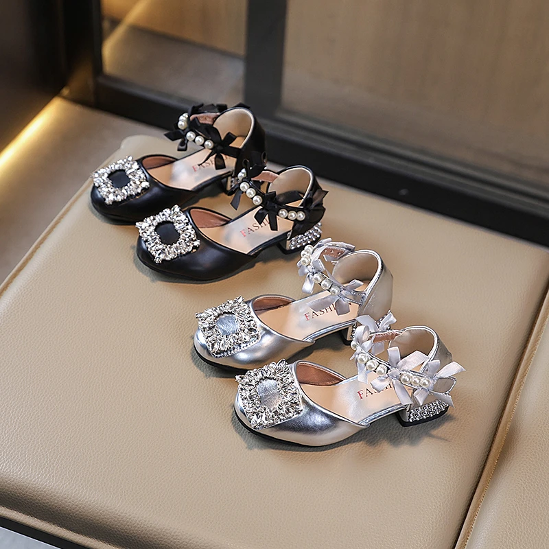 儿童凉鞋包头夏季2025新款洋气女孩公主鞋水钻皮鞋走秀女童高跟鞋