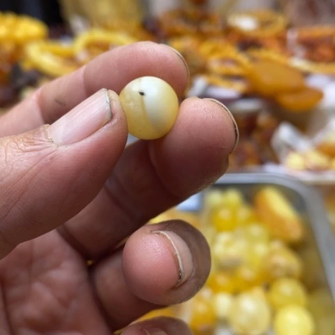 手串蜜蜡未镶嵌吊坠