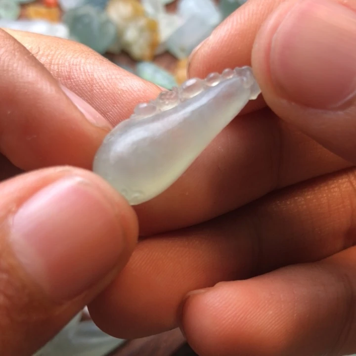 定制翡翠未镶嵌挂件