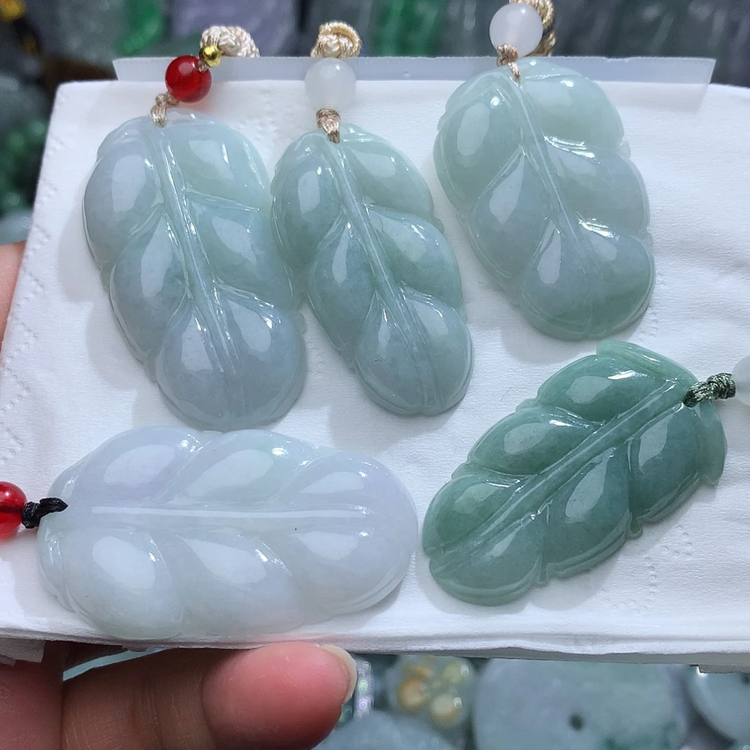 翡翠未镶嵌颈饰多样性发1个