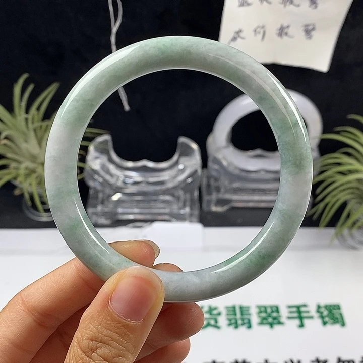 翡翠未镶嵌手镯47号。59.2圈