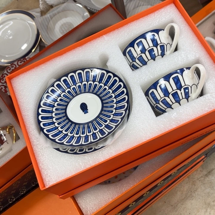 瓷片书斋的主人也在这里住