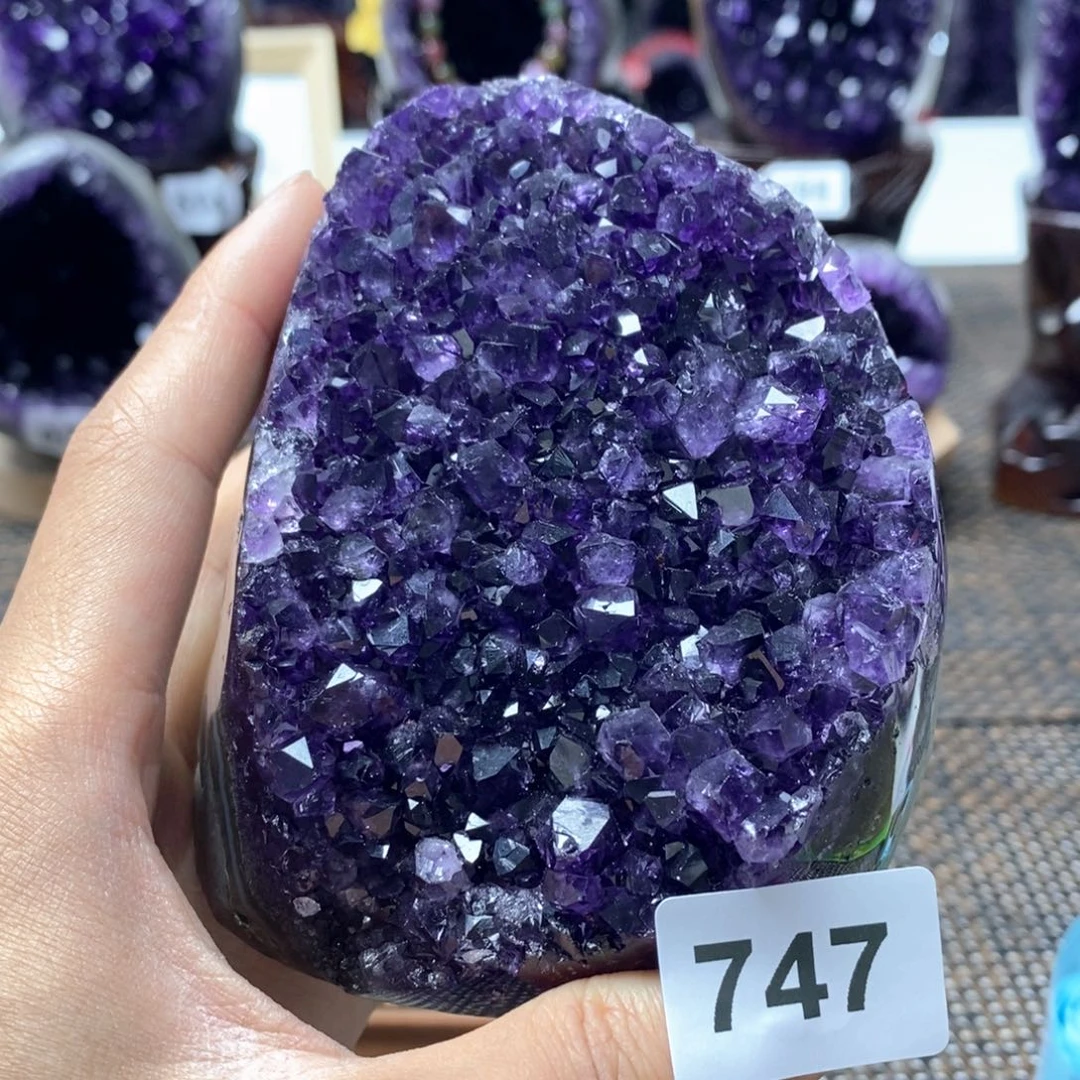 紫晶未镶嵌大型摆件（非配饰）