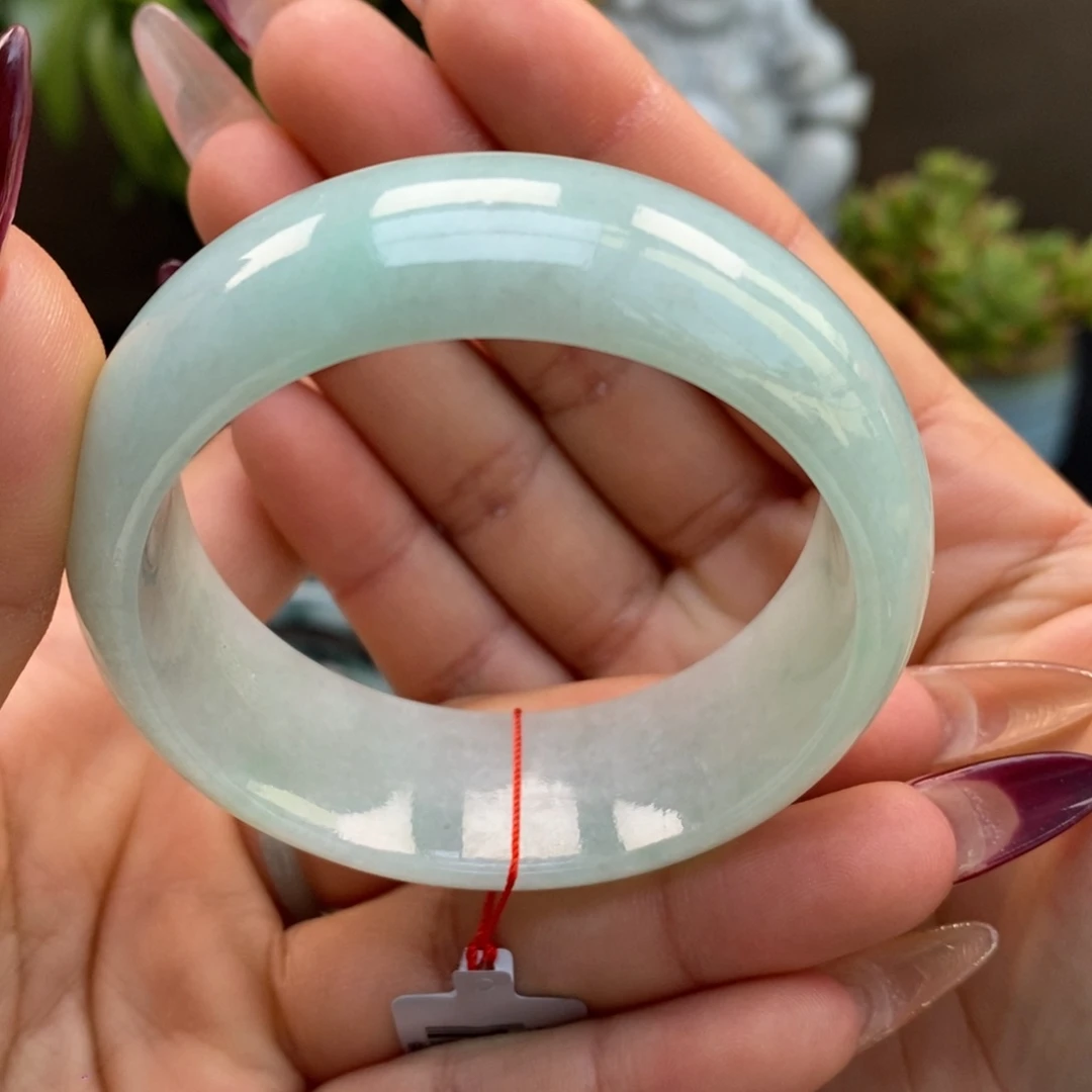 翡翠手镯未镶嵌天然