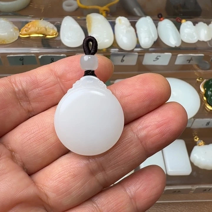 和田玉未镶嵌颈饰新疆和田圆满平