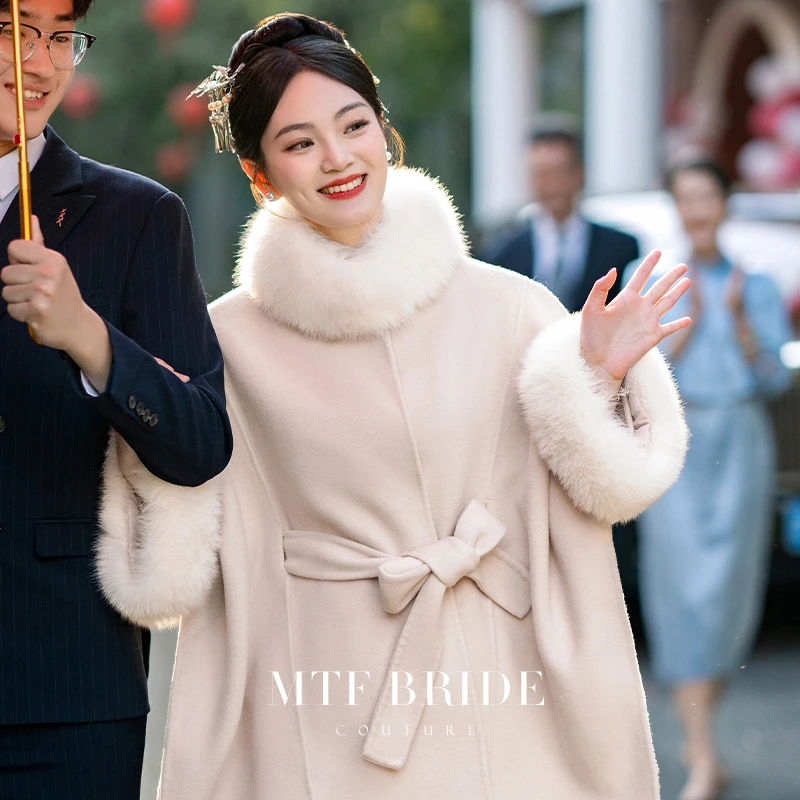 满庭芳羊毛大衣短款斗篷春季新娘订婚回门呢子上衣粉色毛呢外套女