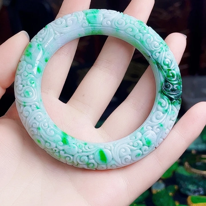 颈饰未镶嵌翡翠多样性