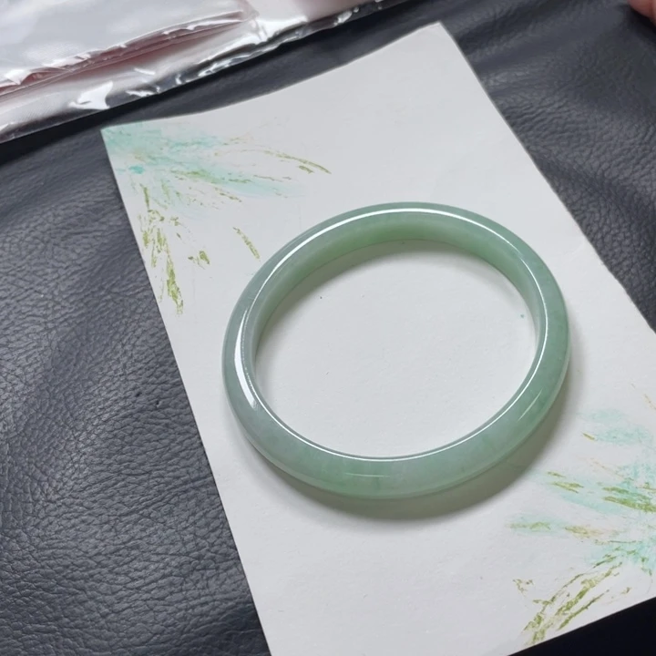 翡翠未镶嵌手镯贵妃